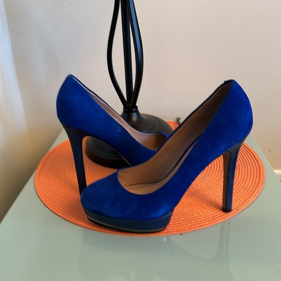 Velvet platform shoes worn once!slight scratch inside. - Picture 2 of 5